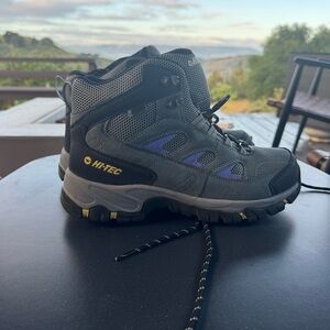 Hi-Tec Gray Trail Boots size 8,5